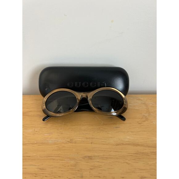 Vintage Gucci Oval Sunglasses - GG 2400/N/S 3NR Made in Italy main image 6